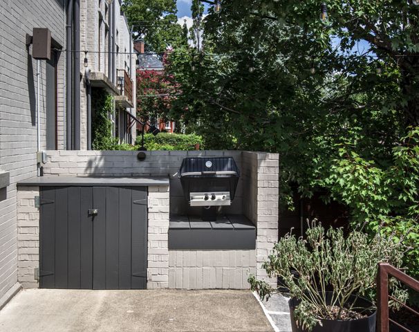 2218 Belmont Blvd, Nashville, TN 37212