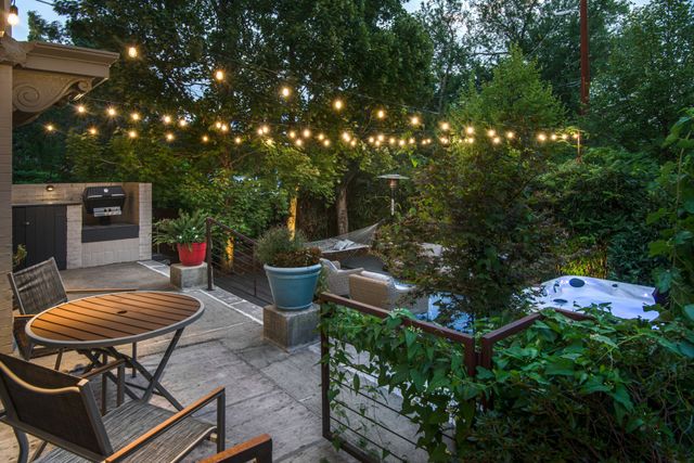 2218 Belmont Blvd, Nashville, TN 37212