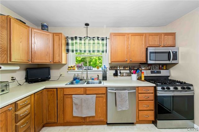 34 Hurlbut Road, Mexico, NY 13114