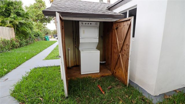 330 NW 82nd Ter A, Miami, FL 33150