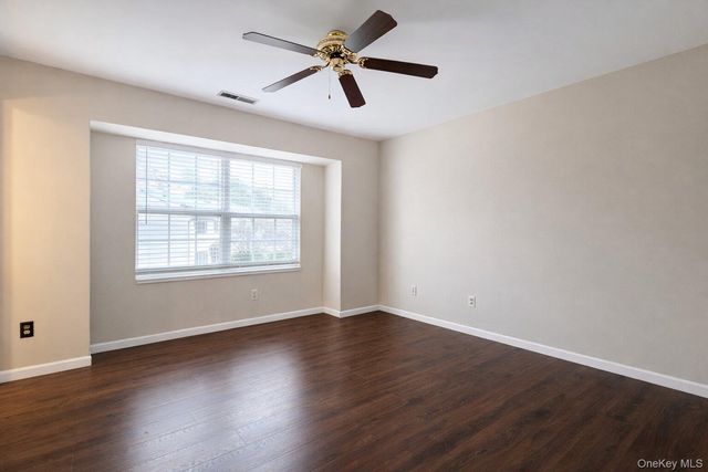 256 Quassaick Avenue 13, New Windsor, NY 12553