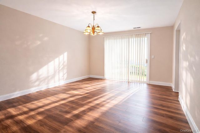 256 Quassaick Avenue 13, New Windsor, NY 12553