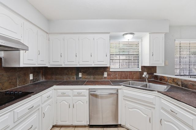 1500 Sandy Creek Drive, Denton, TX 76205