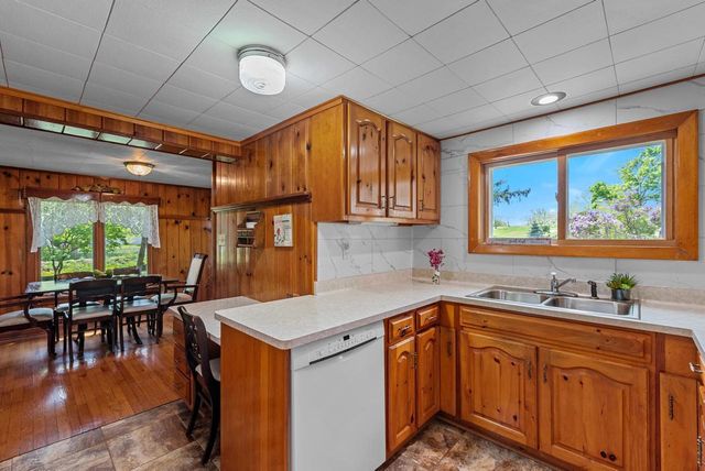 2901 Forest Hill AVENUE, Franklin, WI 53132