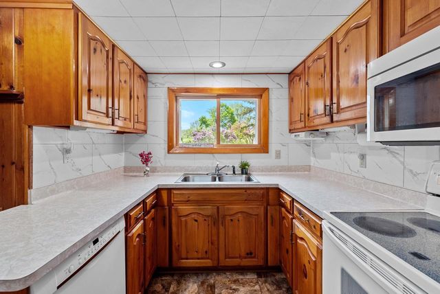 2901 Forest Hill AVENUE, Franklin, WI 53132