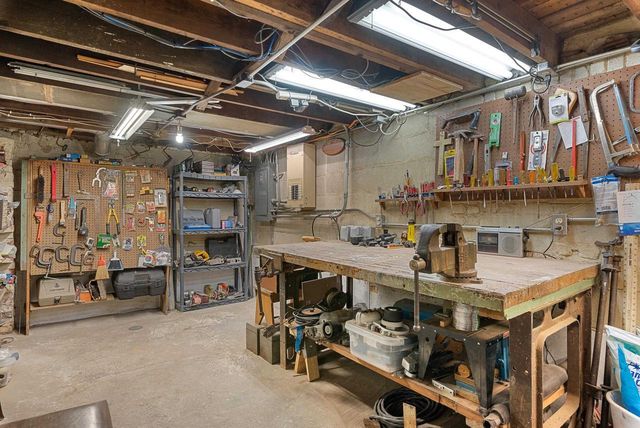2901 Forest Hill AVENUE, Franklin, WI 53132