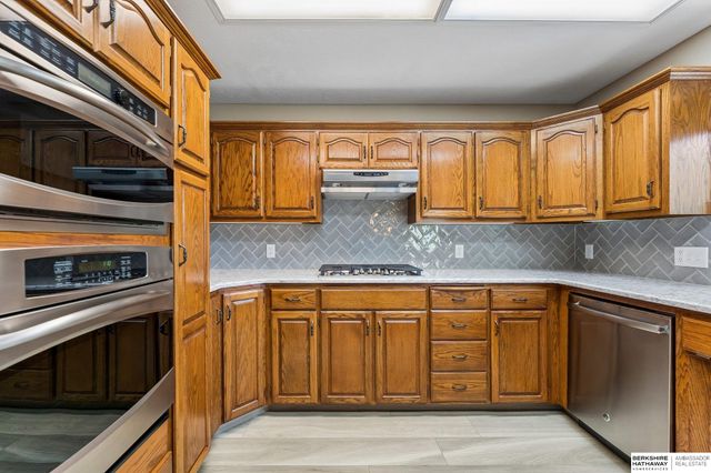 16573 Hascall Street, Omaha, NE 68130