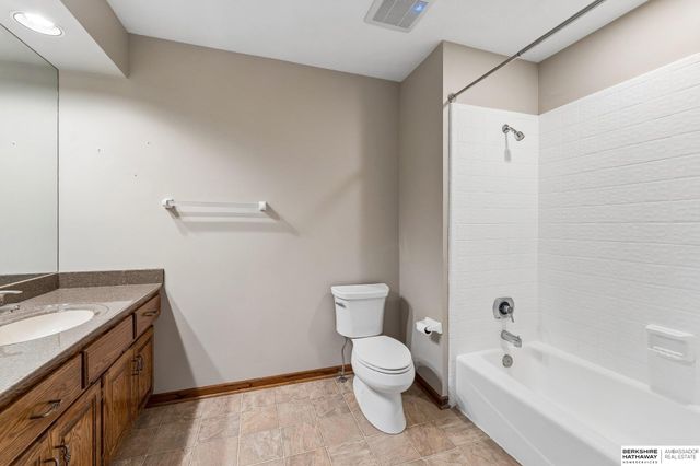 16573 Hascall Street, Omaha, NE 68130