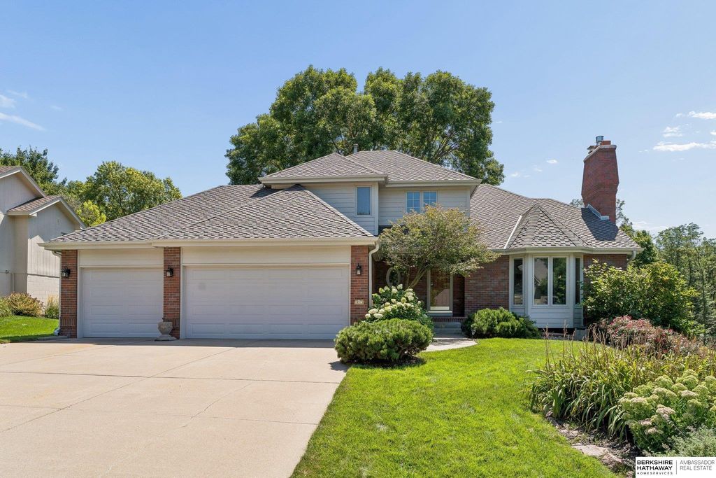 16573 Hascall Street, Omaha, NE 68130