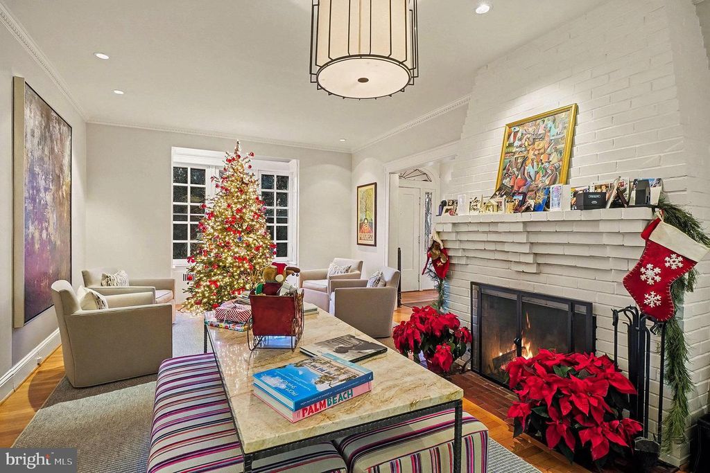 Image 11 of property listing at 5616 CROSS COUNTRY BLVD, Baltimore, MD 21209