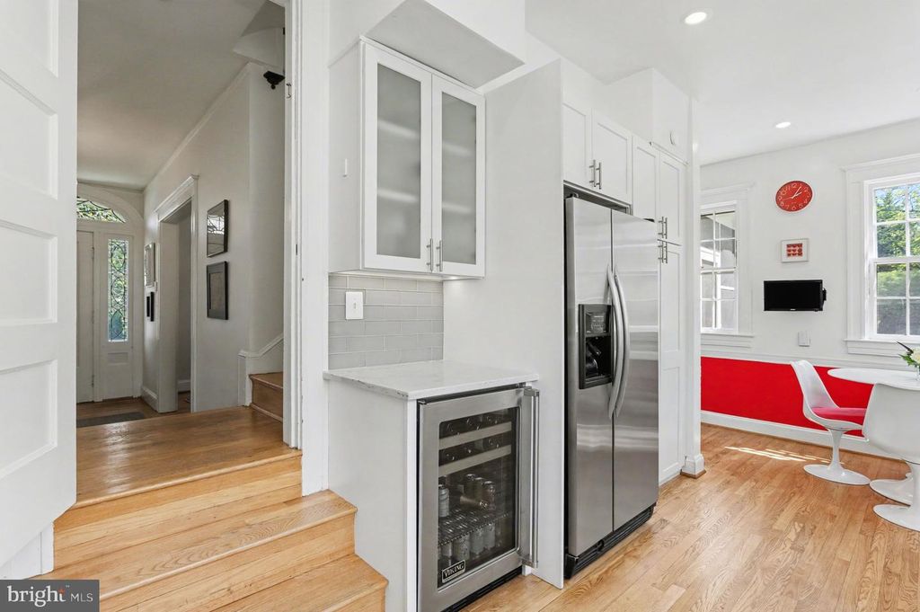 Image 19 of property listing at 5616 CROSS COUNTRY BLVD, Baltimore, MD 21209