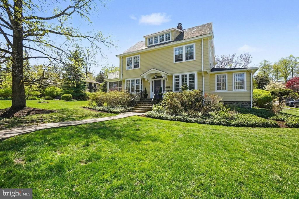 Image 2 of property listing at 5616 CROSS COUNTRY BLVD, Baltimore, MD 21209