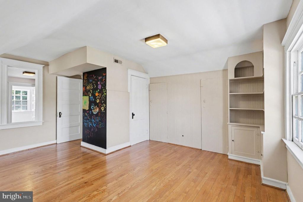 Image 33 of property listing at 5616 CROSS COUNTRY BLVD, Baltimore, MD 21209