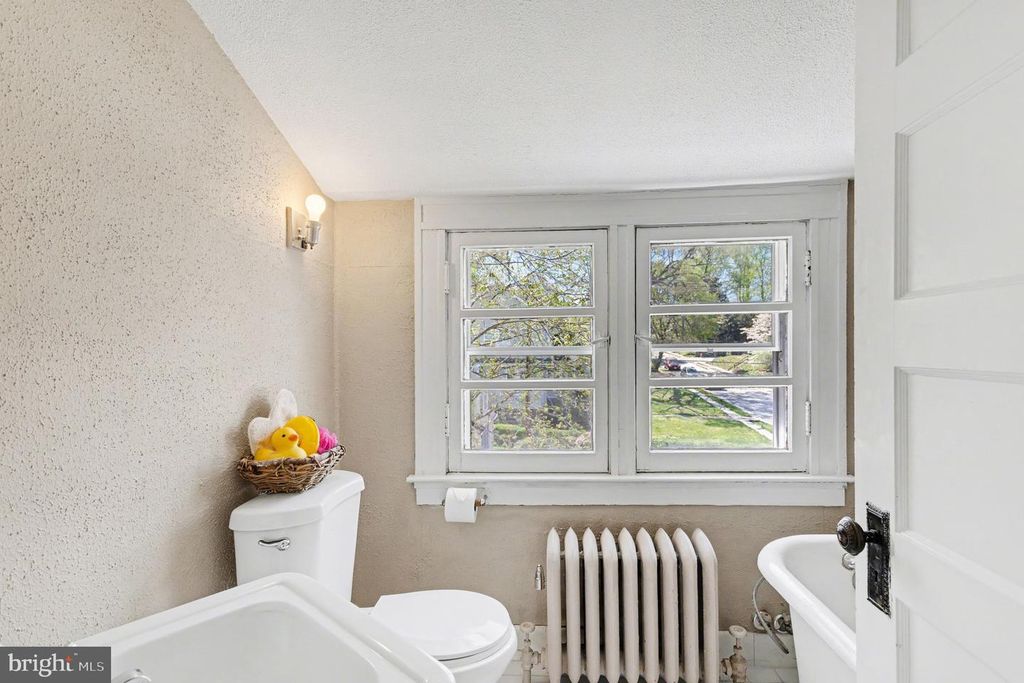 Image 35 of property listing at 5616 CROSS COUNTRY BLVD, Baltimore, MD 21209