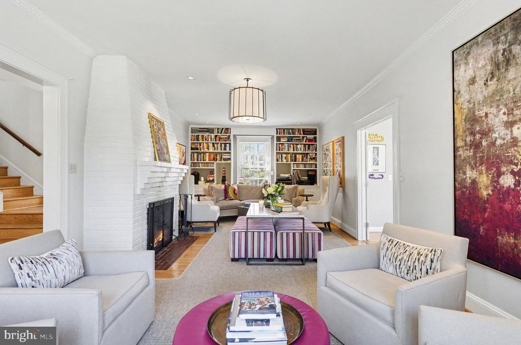 Image 6 of property listing at 5616 CROSS COUNTRY BLVD, Baltimore, MD 21209