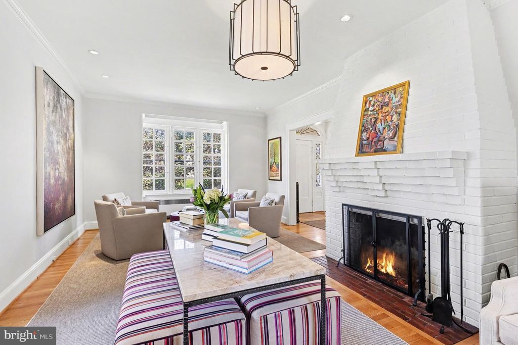 Image 8 of property listing at 5616 CROSS COUNTRY BLVD, Baltimore, MD 21209