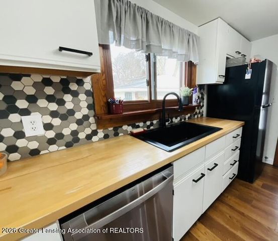 422 W Seminary Street, Charlotte, MI 48813