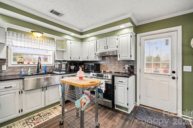 2166 Statesville Highway, Mooresville, NC 28115