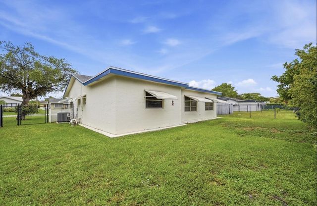 9505 NW 73RD, Tamarac, FL 33321