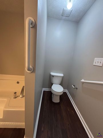 43 Canterbury Drive, Grantville, GA 30220