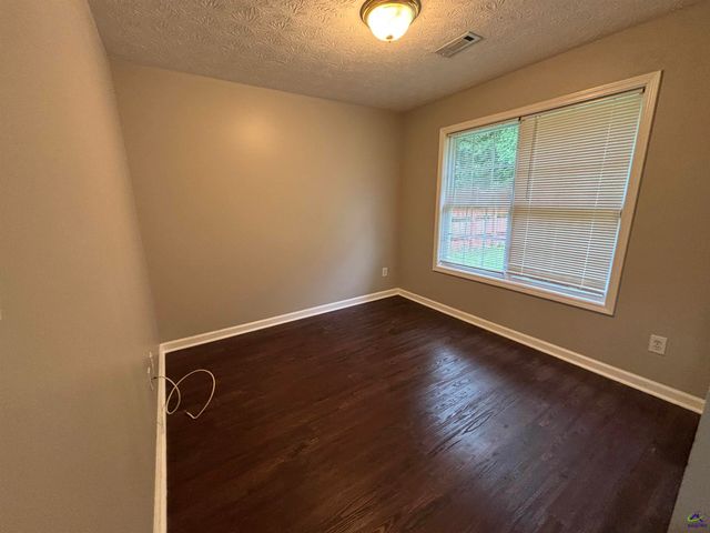 43 Canterbury Drive, Grantville, GA 30220
