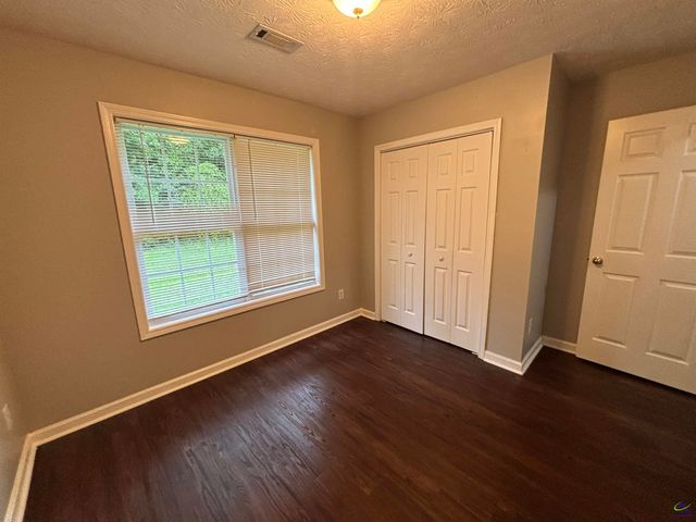 43 Canterbury Drive, Grantville, GA 30220