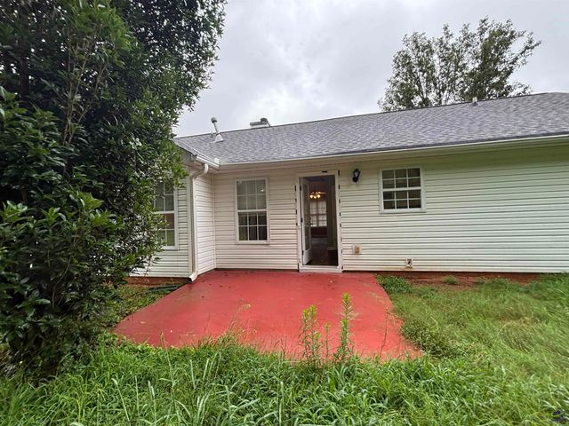 43 Canterbury Drive, Grantville, GA 30220