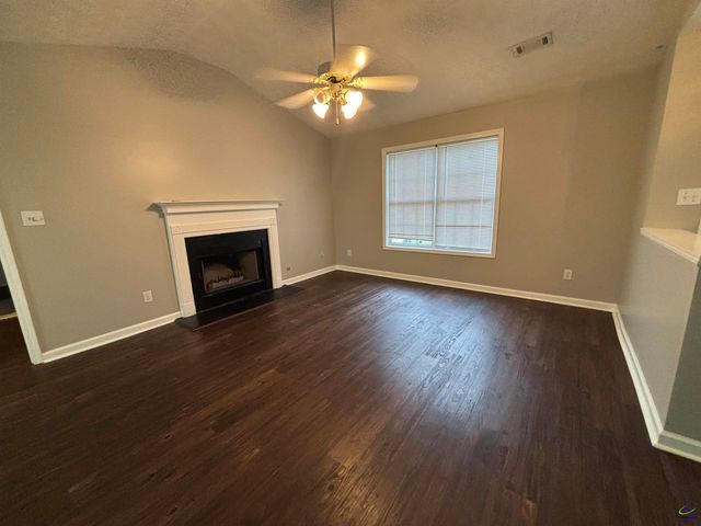 43 Canterbury Drive, Grantville, GA 30220