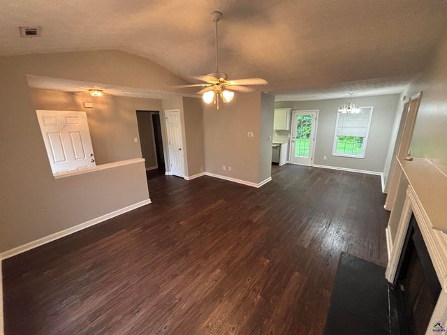 43 Canterbury Drive, Grantville, GA 30220