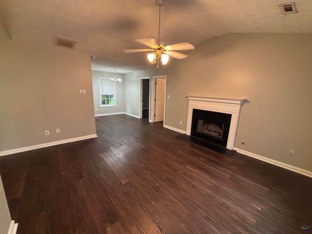 43 Canterbury Drive, Grantville, GA 30220