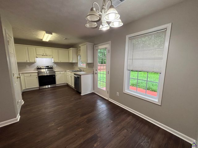 43 Canterbury Drive, Grantville, GA 30220