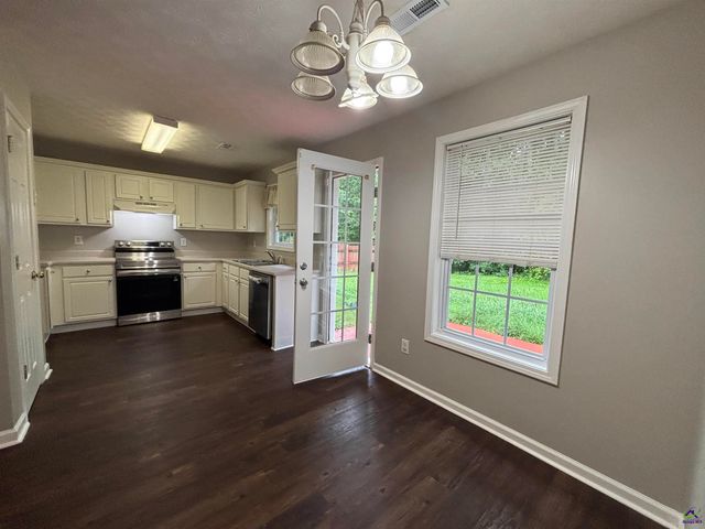 43 Canterbury Drive, Grantville, GA 30220