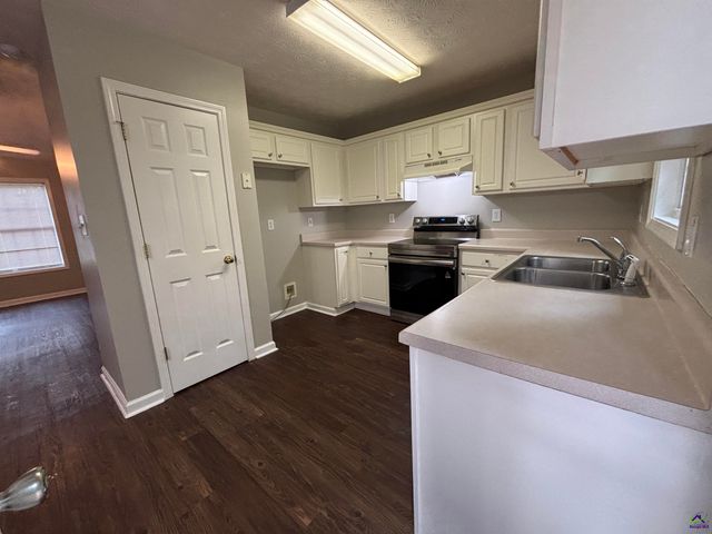 43 Canterbury Drive, Grantville, GA 30220