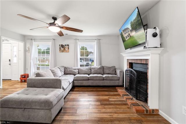 828 Helmsdale WAY, Chesapeake, VA 23320