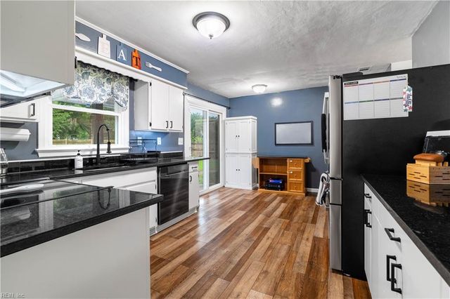 828 Helmsdale WAY, Chesapeake, VA 23320