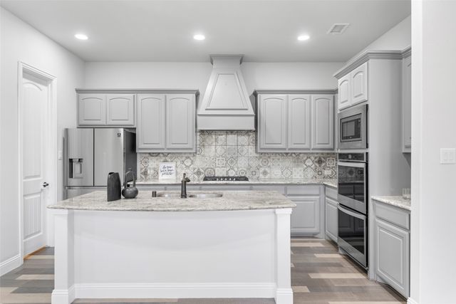 7581 Sevie Lane, Grand Prairie, TX 75054