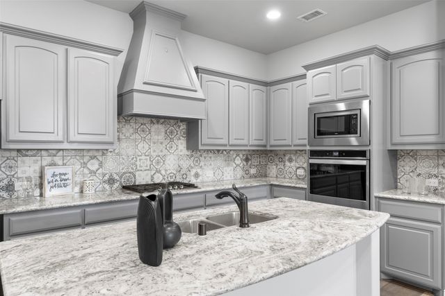 7581 Sevie Lane, Grand Prairie, TX 75054