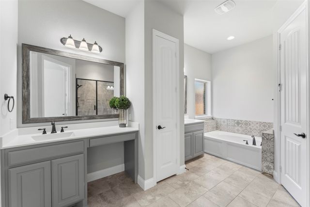 7581 Sevie Lane, Grand Prairie, TX 75054