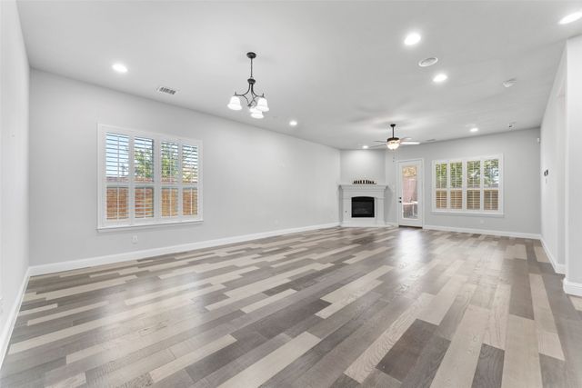 7581 Sevie Lane, Grand Prairie, TX 75054
