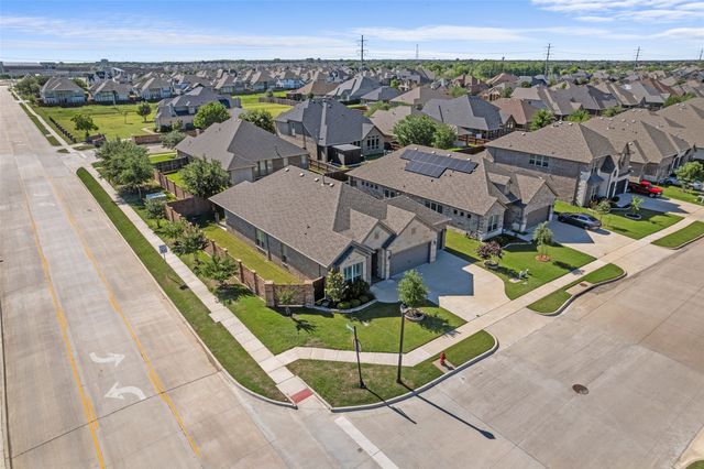 7581 Sevie Lane, Grand Prairie, TX 75054