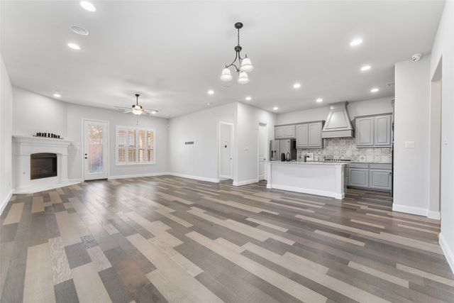 7581 Sevie Lane, Grand Prairie, TX 75054