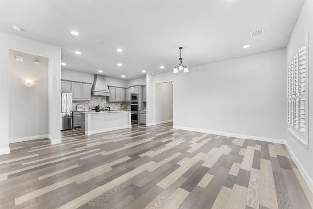7581 Sevie Lane, Grand Prairie, TX 75054