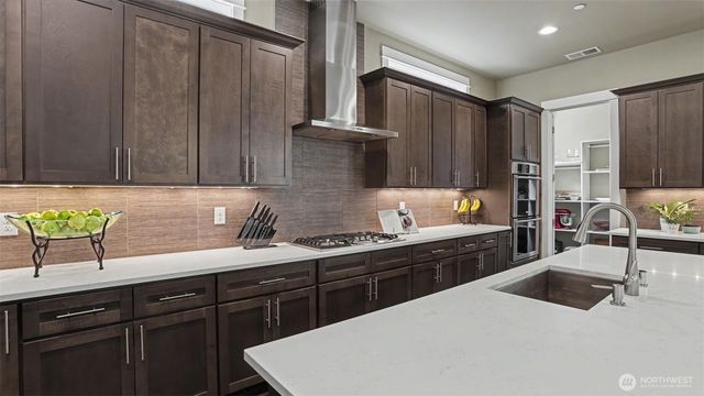 24020 NE 20th Street, Sammamish, WA 98074