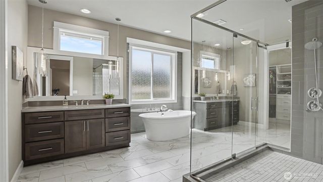 24020 NE 20th Street, Sammamish, WA 98074