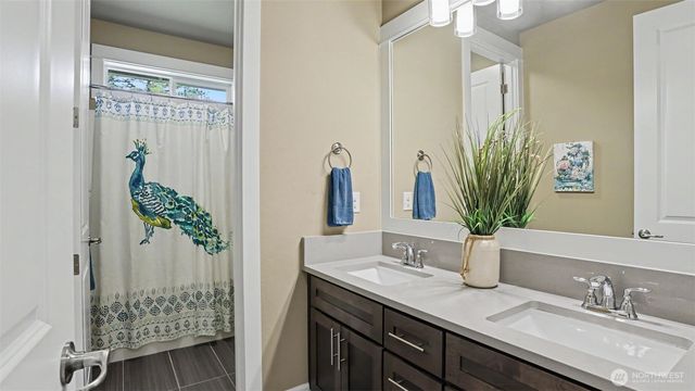 24020 NE 20th Street, Sammamish, WA 98074
