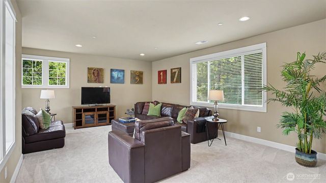 24020 NE 20th Street, Sammamish, WA 98074