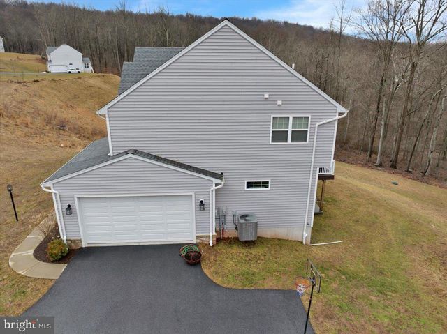 252 OAK GROVE RD, Morgantown, PA 19543