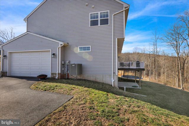 252 OAK GROVE RD, Morgantown, PA 19543