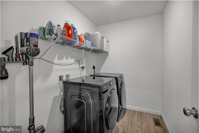 252 OAK GROVE RD, Morgantown, PA 19543