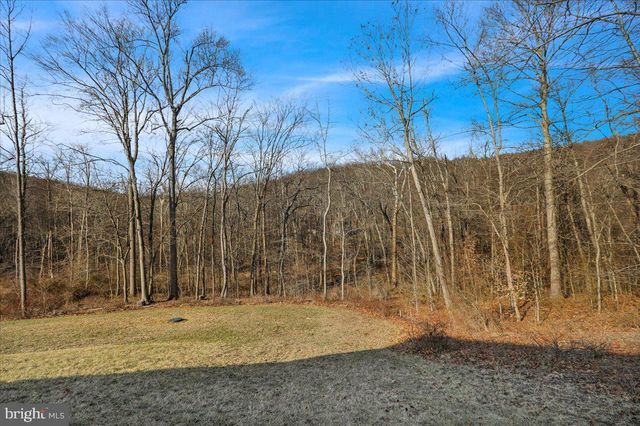 252 OAK GROVE RD, Morgantown, PA 19543